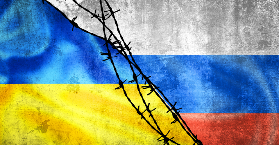 Конфлікт між традицією святості та державним тоталітаризмом: Історія відносин між Росією та Україною з початку часів.