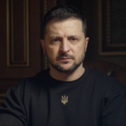 звернення Президента України Володимира Зеленського до українського народу з нагоди річниці початку війни з Росією, що відбулася 24 лютого 2022 року. Президент висловлює подяку захисникам України та усім, хто допомагає у збереженні незалежності та територіальної цілісності країни. В зверненні підкреслюється віра та сила духу українців, які витримали перший рік війни та продовжують боротися за майбутнє своєї країни.