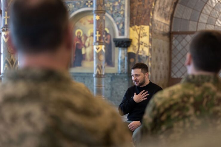 Президент Володимир Зеленський зустрівся з капеланами, які підтримують військових на передовій: важливість їхньої місії та питання розвитку служби капеланства у Збройних Силах.