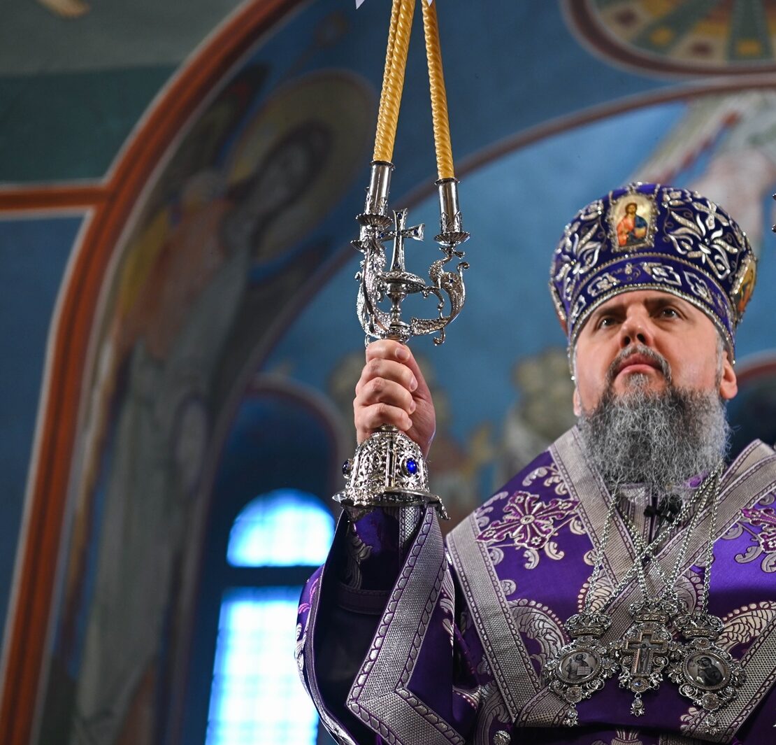 Освячення нових антимінсів та молитви за Україну під час богослужіння в кафедральному Свято-Михайлівському Золотоверхому соборі
