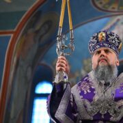 Освячення нових антимінсів та молитви за Україну під час богослужіння в кафедральному Свято-Михайлівському Золотоверхому соборі