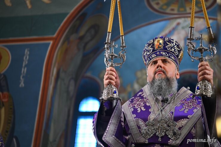 Освячення нових антимінсів та молитви за Україну під час богослужіння в кафедральному Свято-Михайлівському Золотоверхому соборі