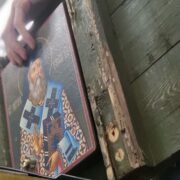 Прибула на Тернопільщину унікальна ікона з мощами грецького святого Нектарія Егінського для поклоніння у храмі святих жінок-мироносиць
