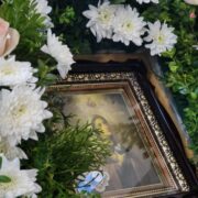 Дізнайтеся про важливість свята Жінок-мироносиць та прийняття побажань здоров'я, щастя та перемоги для українських жінок.