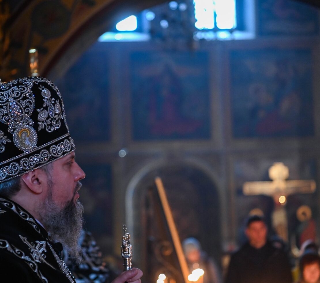 Слово Предстоятеля перед святою Плащаницею у Страсну п’ятницю