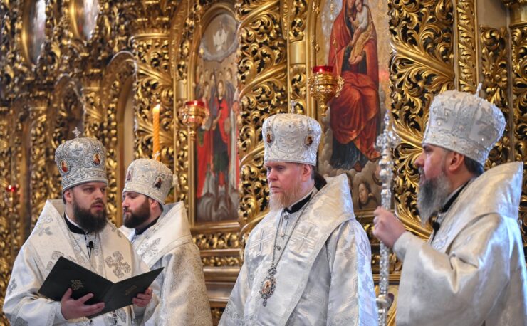 Духовенство і паства привітали Предстоятеля з Великоднем