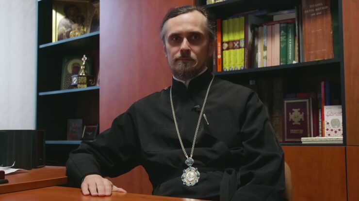 «Якщо зараз розірвати договір оренди МП зможе вивезти мощі й ікони». Як повернути Почаївську лавру та її парафіян