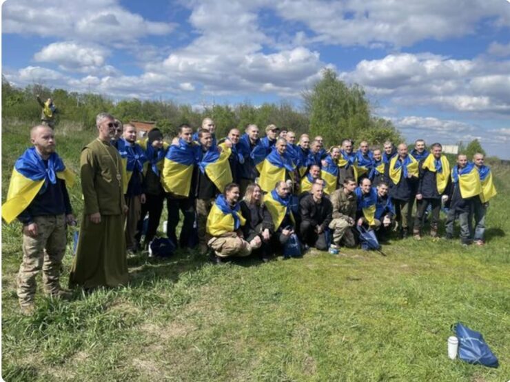 Звільнено 45 захисників України з підрозділу "Азов": обмін полоненими за участю відомств та допомога з реінтеграції