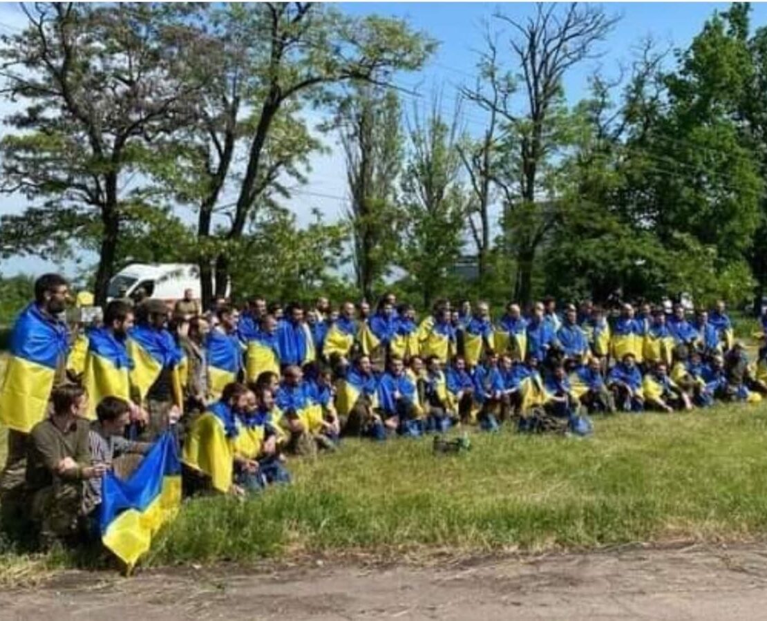 Захисники, які мужньо воювали на Бахмутському напрямку, звільнені після тривалого полону