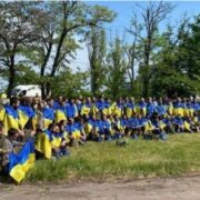 Захисники, які мужньо воювали на Бахмутському напрямку, звільнені після тривалого полону