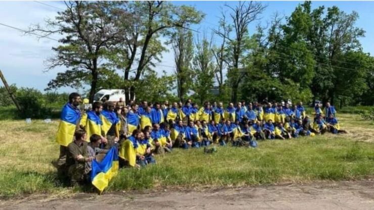 Захисники, які мужньо воювали на Бахмутському напрямку, звільнені після тривалого полону