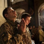 Важливість духовної сили та віри в боротьбі за Батьківщину
