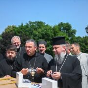 Предстоятель передав 28 тисяч окулярів для літніх людей у прифронтових і деокупованих територіях