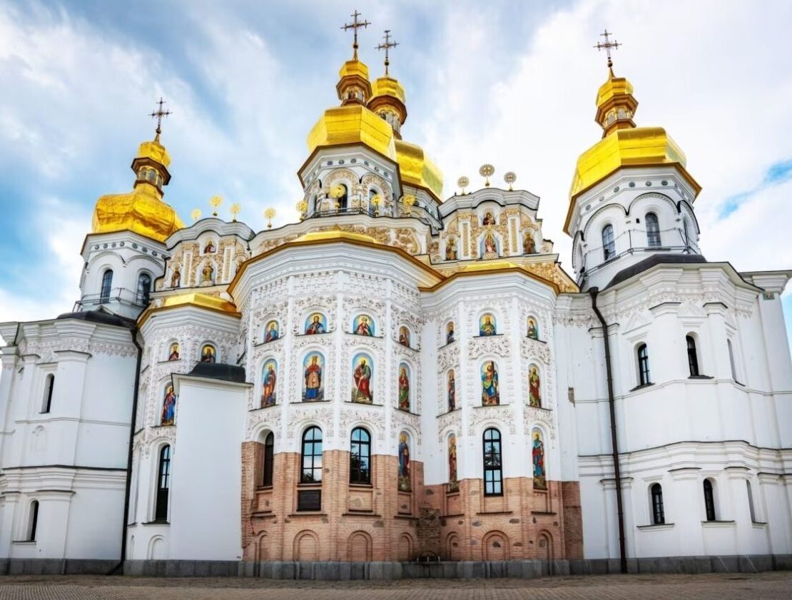 ОГОЛОШЕННЯ: У День Святої Тройці відбудеться літургія в Успенському соборі Лаври