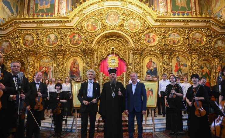 Митрополит Епіфаній взяв участь у музичній «Молитві за медиків»
