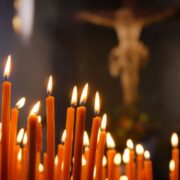 Релігійна практика, що зберігає наслідки життя та вшановує спадщину
