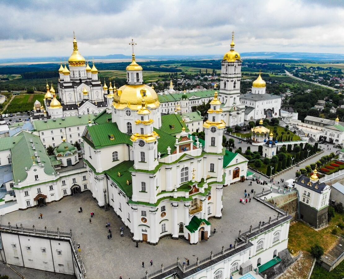 Митрополит Епіфаній розповідає про реєстрацію документів та збереження історичних надбань Почаївської лаври
