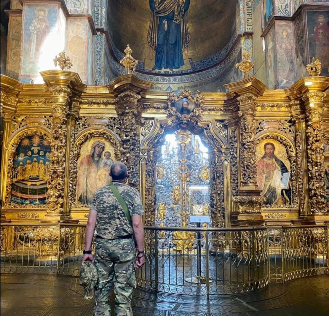 Військова молитва у розпалі бою, яка сповнена віри та віддання
