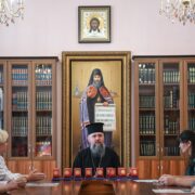 Митрополит Епіфаній зустрівся з рідними бійців "Азовсталі" які досі перебувають в російському полоні.