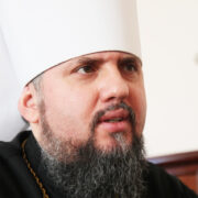 Сатанинська злоба поширюється: Собор в Одесі став ще однією жертвою війни: “З великою помпезністю в 2010 році цей собор відкривав очільник РПЦ Гундяєв.