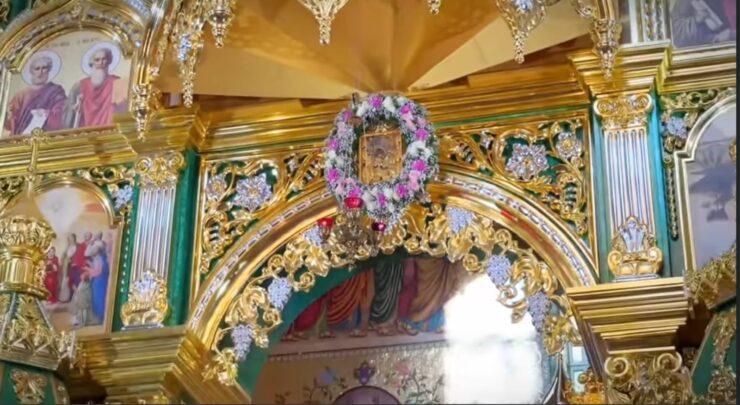 Покаяння та благодарність перед Почаївською чудотворною іконою