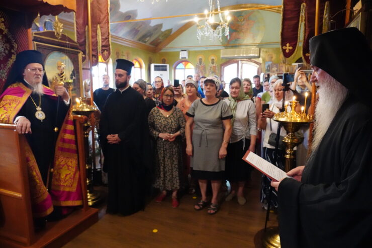 У своїй промові Його Святість висловив радість, що він перебуває в Метохії Святого Пантелеймона, щоб святкувати з християнами спільноти.